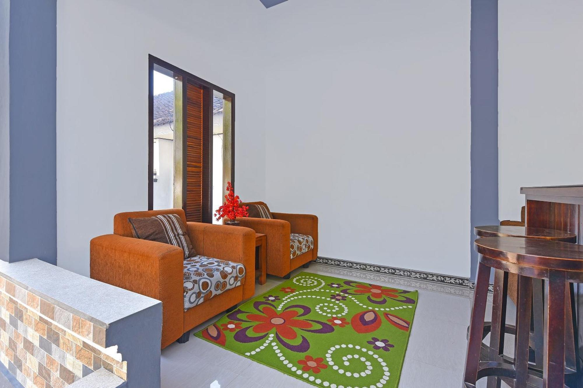 Oyo 91192 Homestay Antara Gilimanuk Buitenkant foto